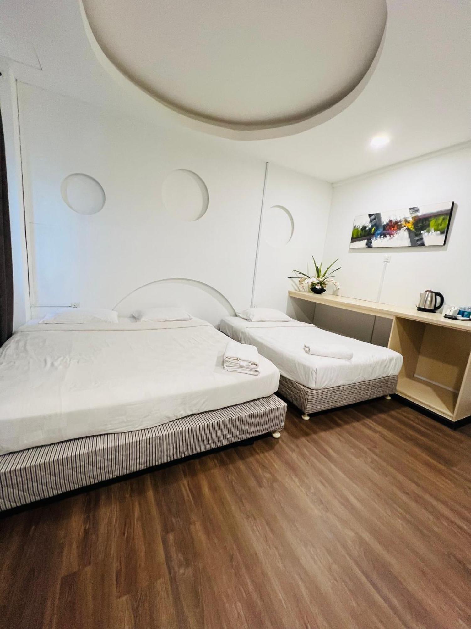 V Hotel Melaka Ngoại thất bức ảnh